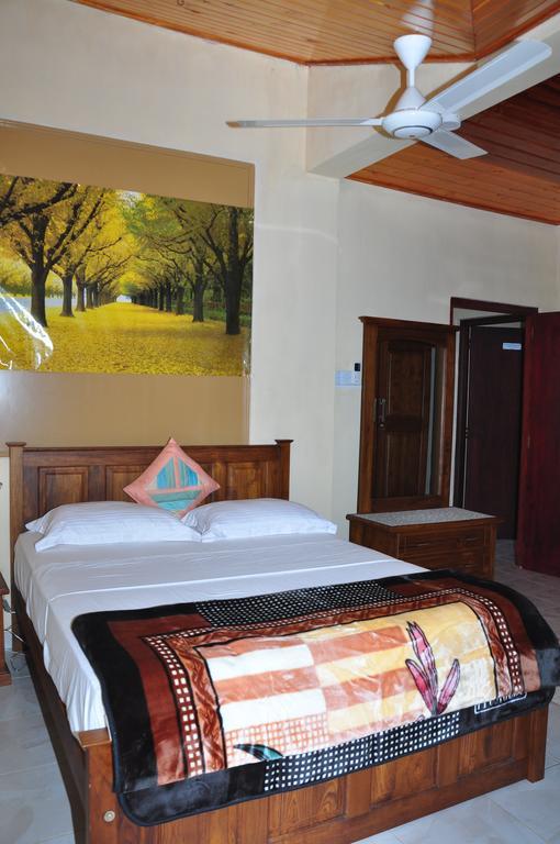 Sugandi Inn Kochchikade Экстерьер фото
